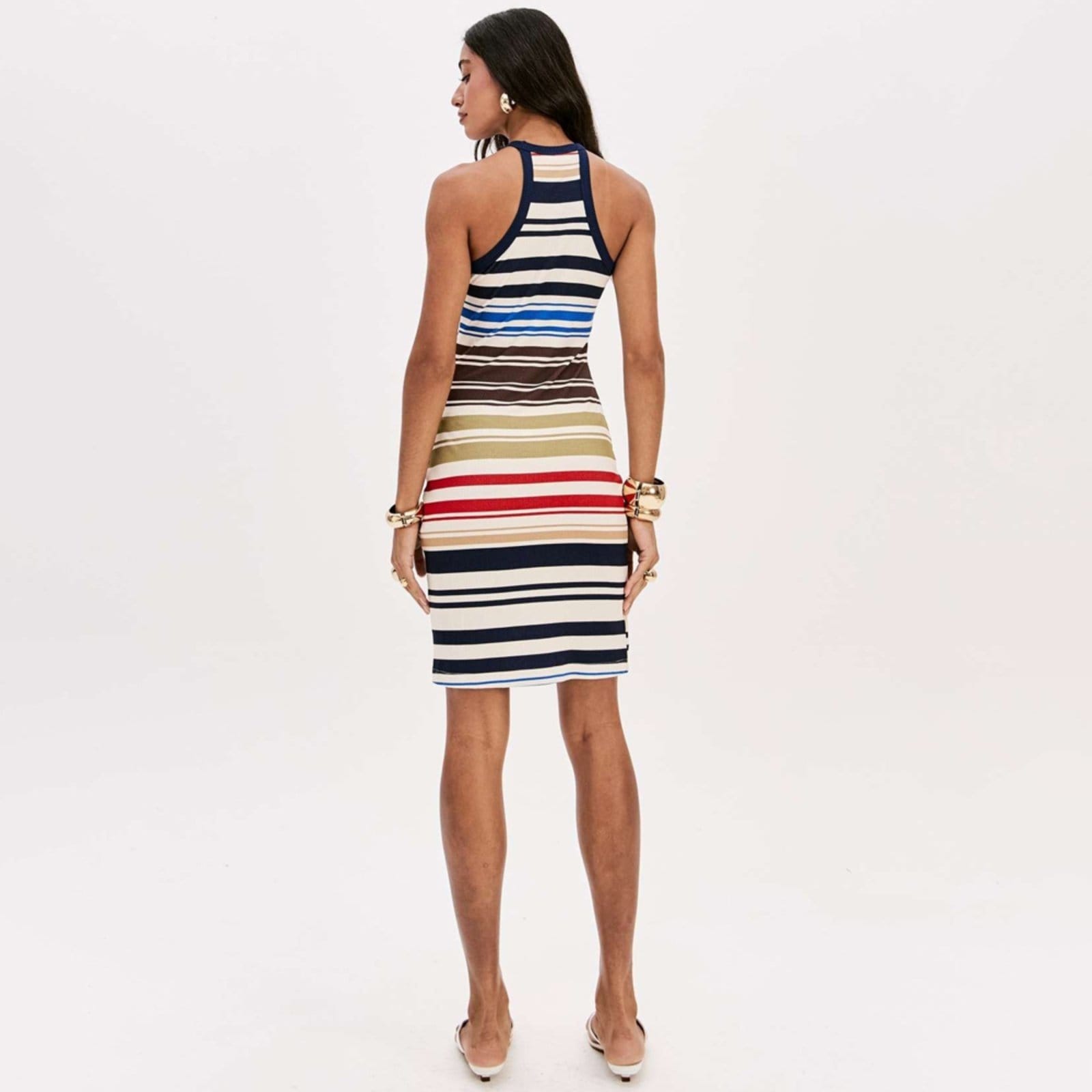 Vista 2 Vestido Curto Lança Perfume Canelado Pr26 Feminino Lança Perfume marrom