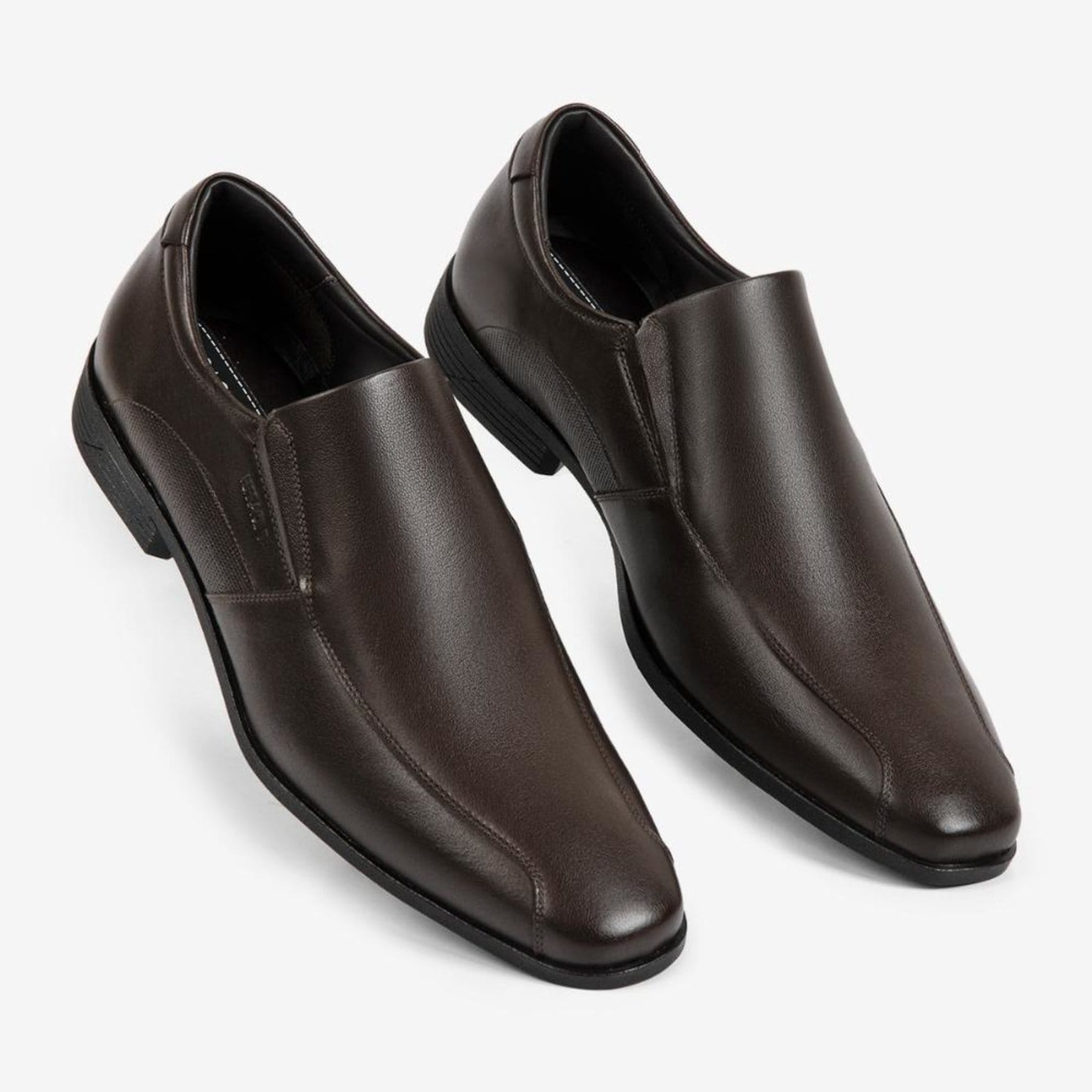 Vista 2 Sapato Masculino Couro Legítimo Ferracini Casual London Antiderrapante Conforto 4461-281H FERRACINI marrom