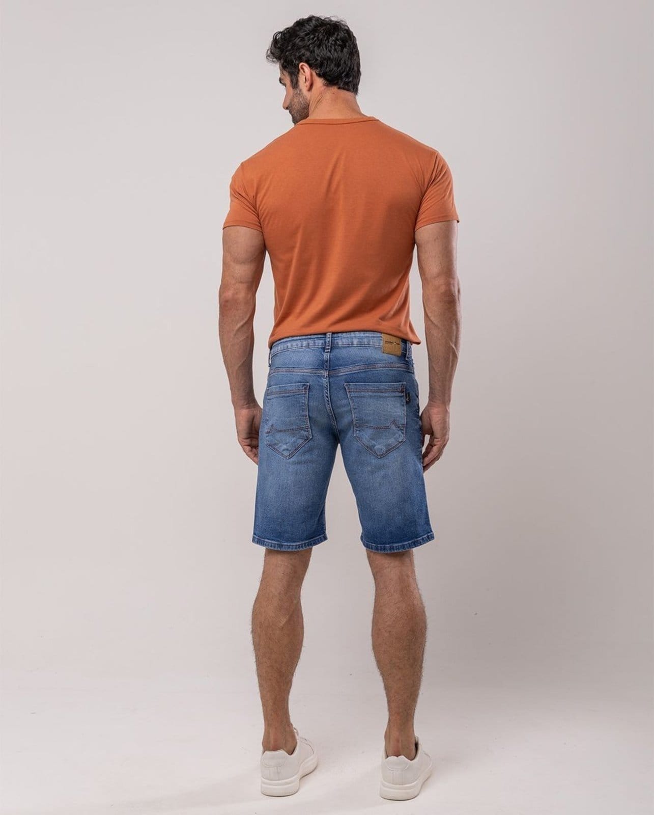 Vista 2 Bermuda Slim Fit Masculina 24583 Sky Consciência jeans