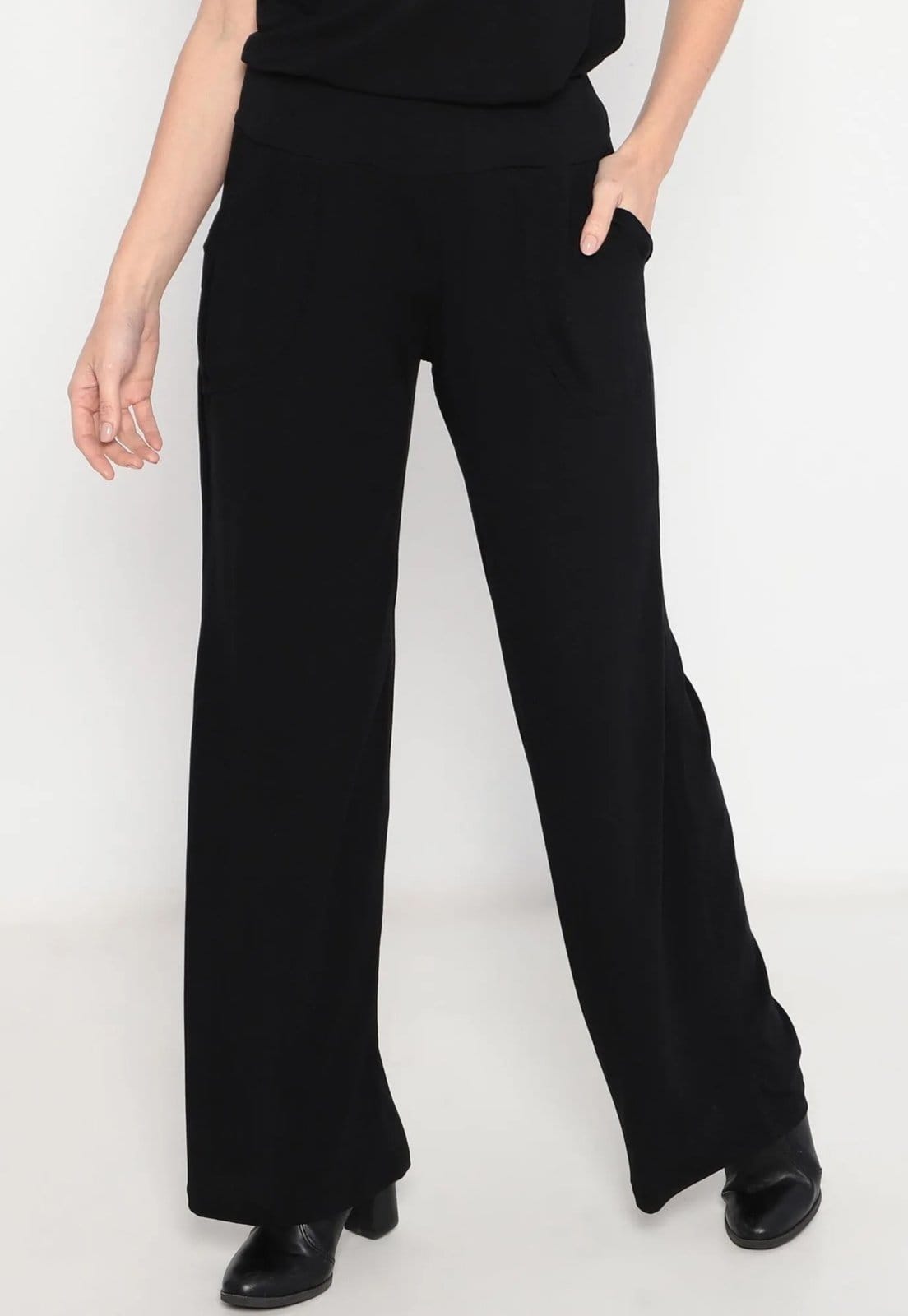 Calça Maria Paes Pantalona Preta