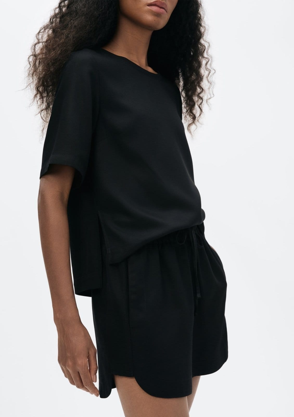 Vista 2 Shorts Feminino Runner Cintura Média Hering preto