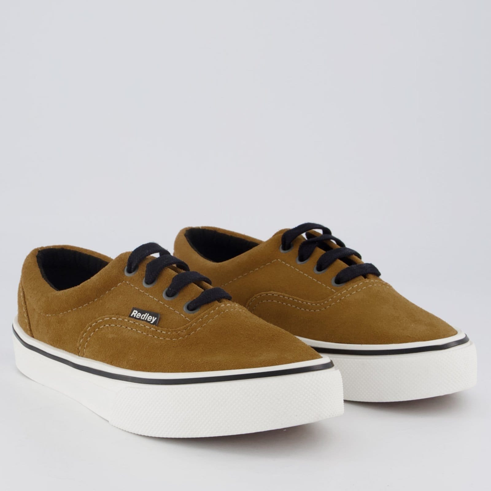 Vista 2 Tênis Redley Urbe Feminino e Branco Redley marrom