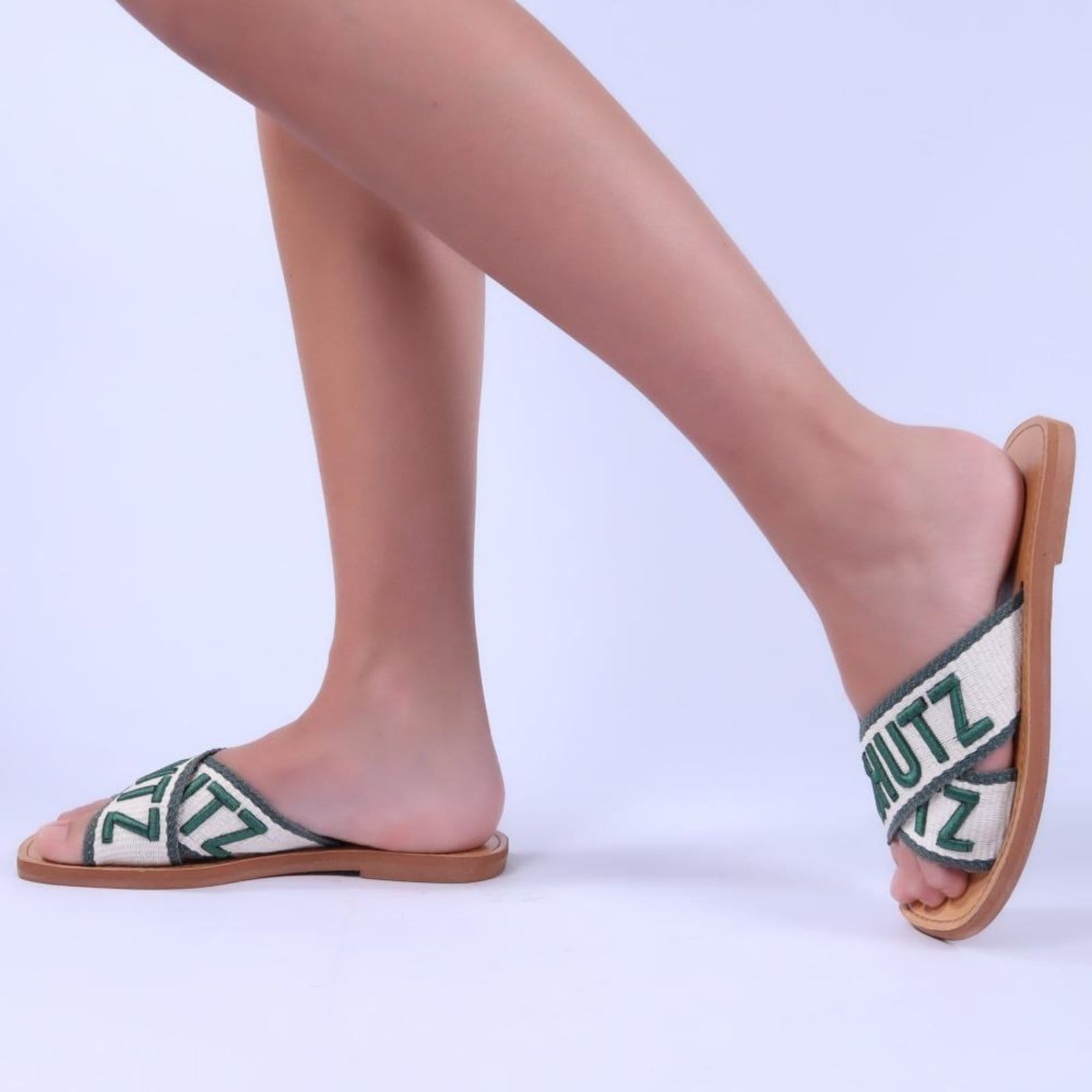 Vista 2 Sandália Rasteira Schutz Feminina S208890116 Verde Incolor Schutz incolor verde