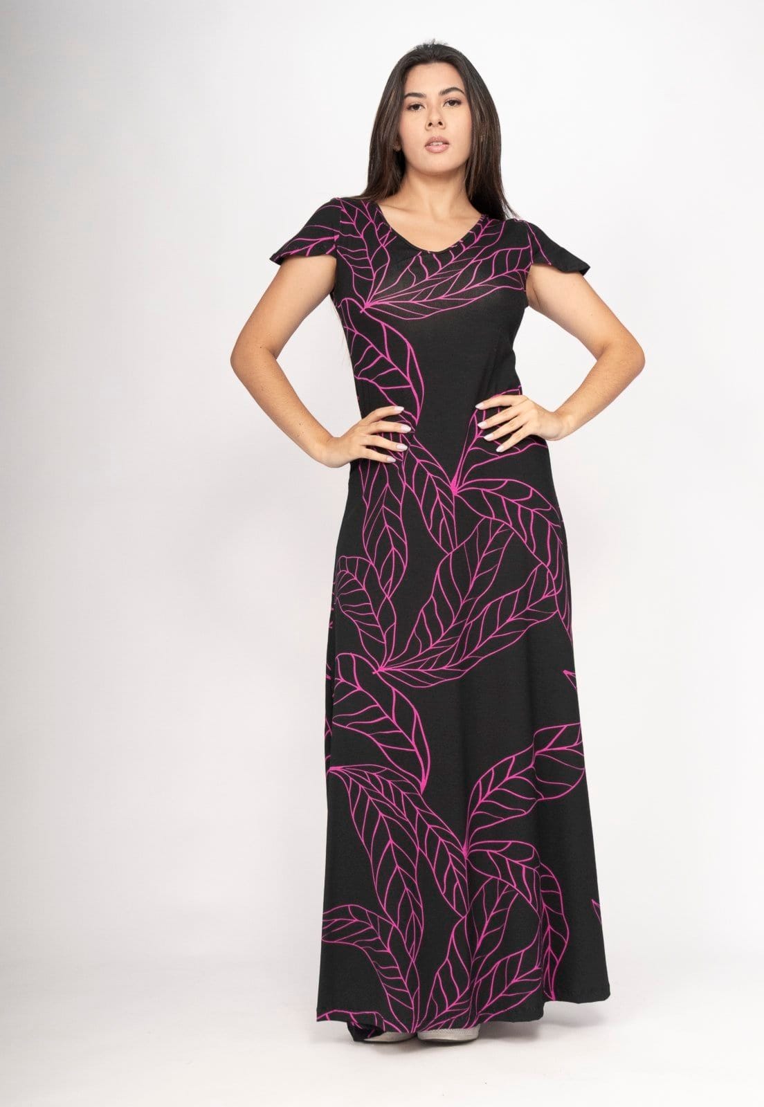 Vista 2 Vestido CabanaFree Amanara Longo Malha Antúrios Lilás Cabanafree estampado