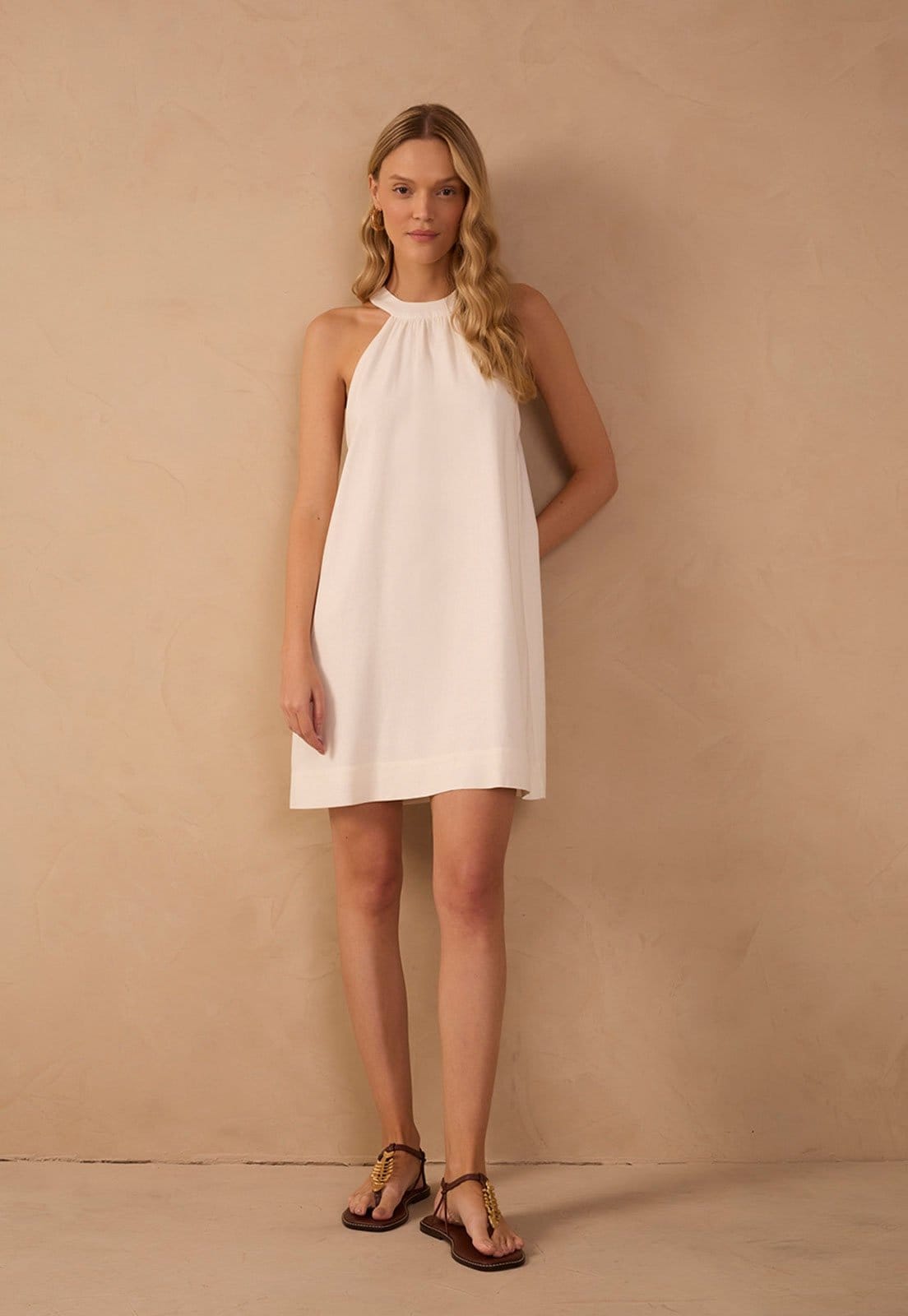 Vista 2 Vestido Curto Feminino Dress To Linho Decote Halter Off-White Dress to off-white white