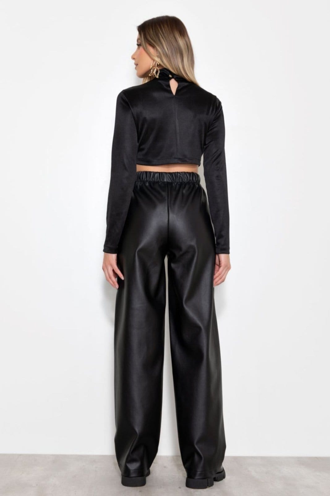 Vista 2 Calça Vanibele Wide Preta Vanibele preto