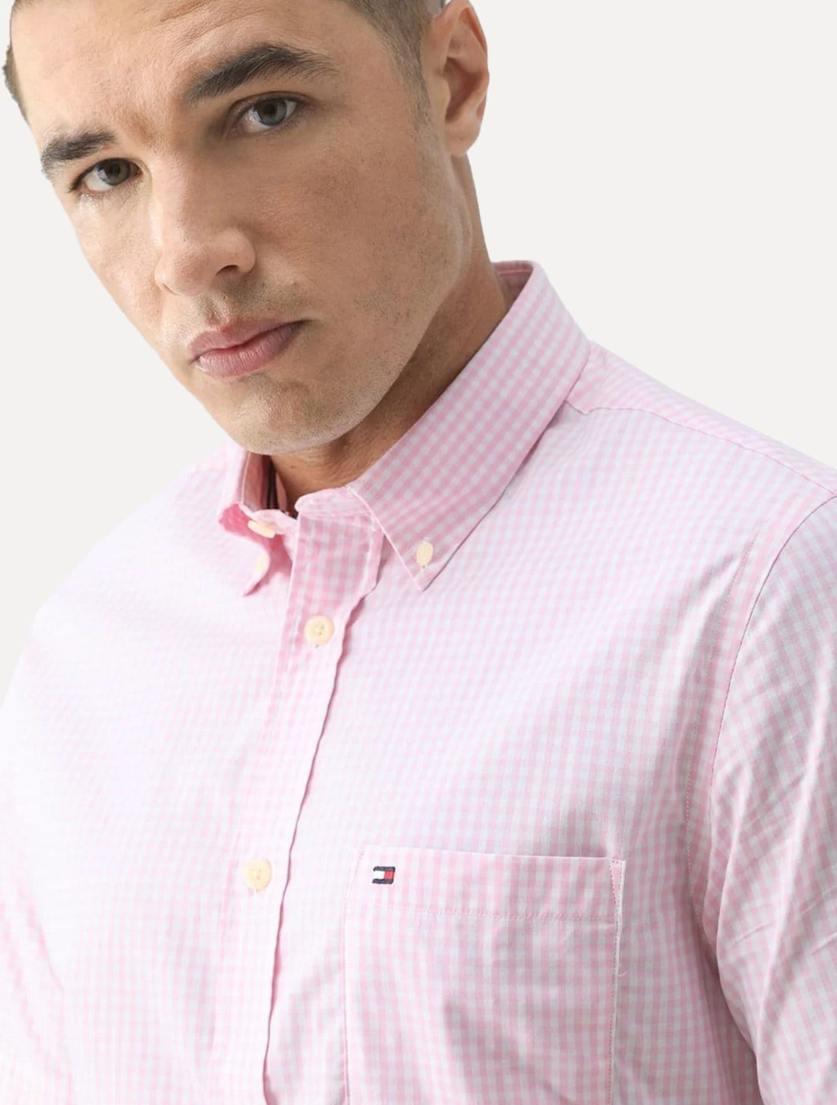 Vista 2 Camisa Tommy Hilfiger Masculina Manga Curta Xadrez Gingham Branca Claro Tommy Hilfiger rosa