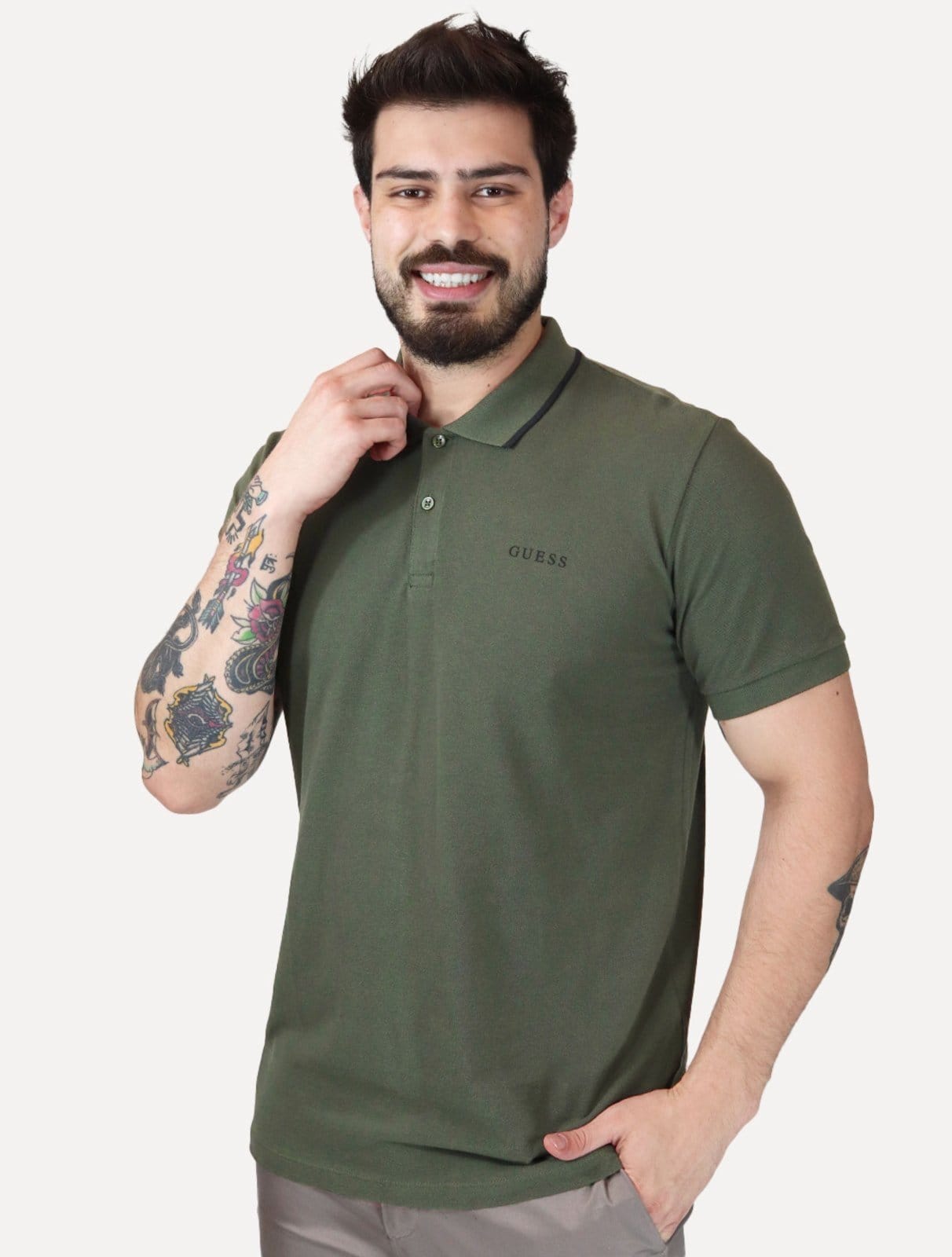 Vista principal Polo Guess Masculina Piquet Silk Linear Dark Friso Guess verde militar