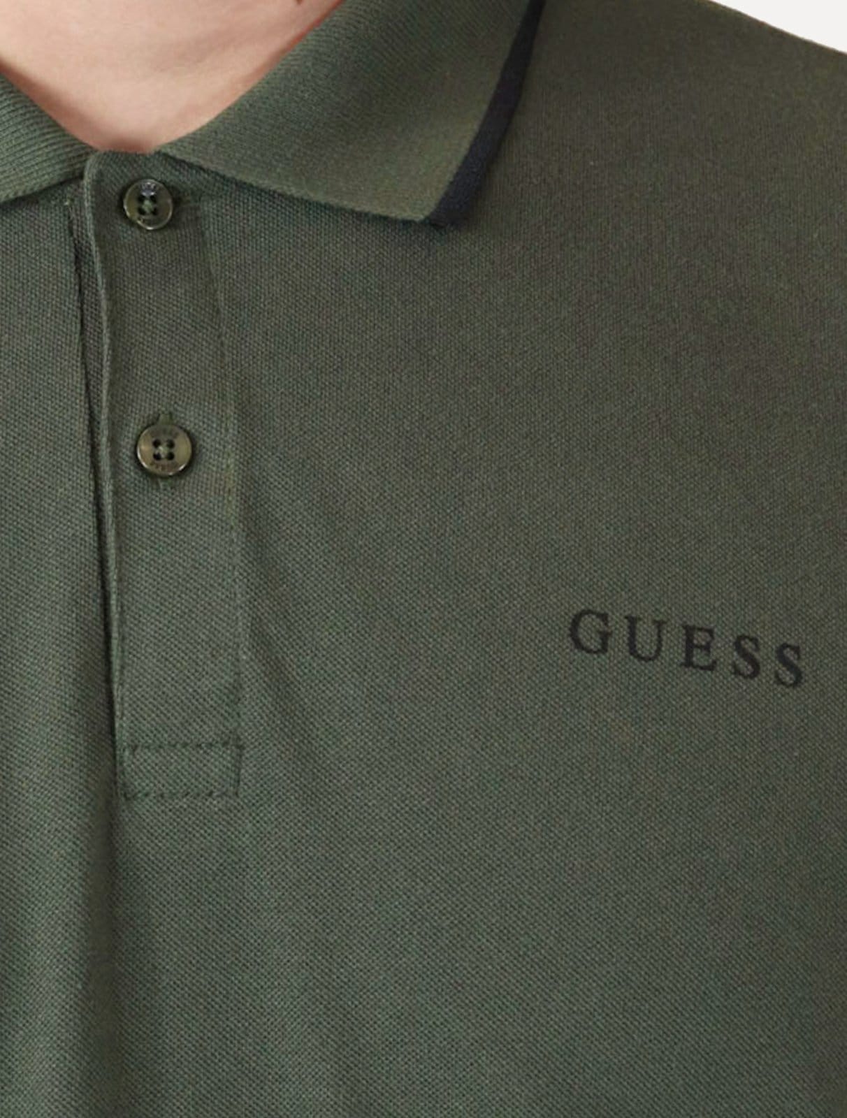 Vista 2 Polo Guess Masculina Piquet Silk Linear Dark Friso Guess verde militar