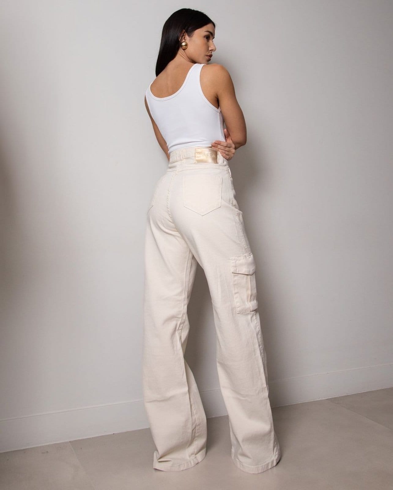 Vista 2 Calça Jeans Wide Leg Feminina Cintura Alta Cargo com Elastano 22999 Off White Consciência off-white white