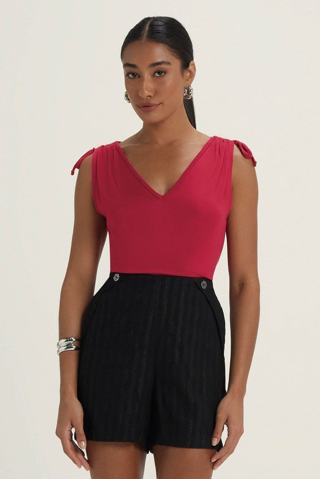 Vista principal Short Feminino Listrado Lurex Marialícia Marialícia preto