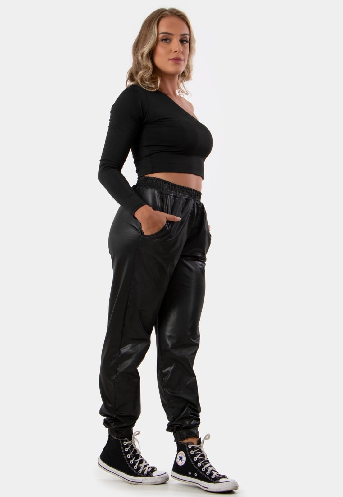 Vista 2 Calça Jogger Rioutlet Cirrê Brilhosa Preta Rioutlet preto