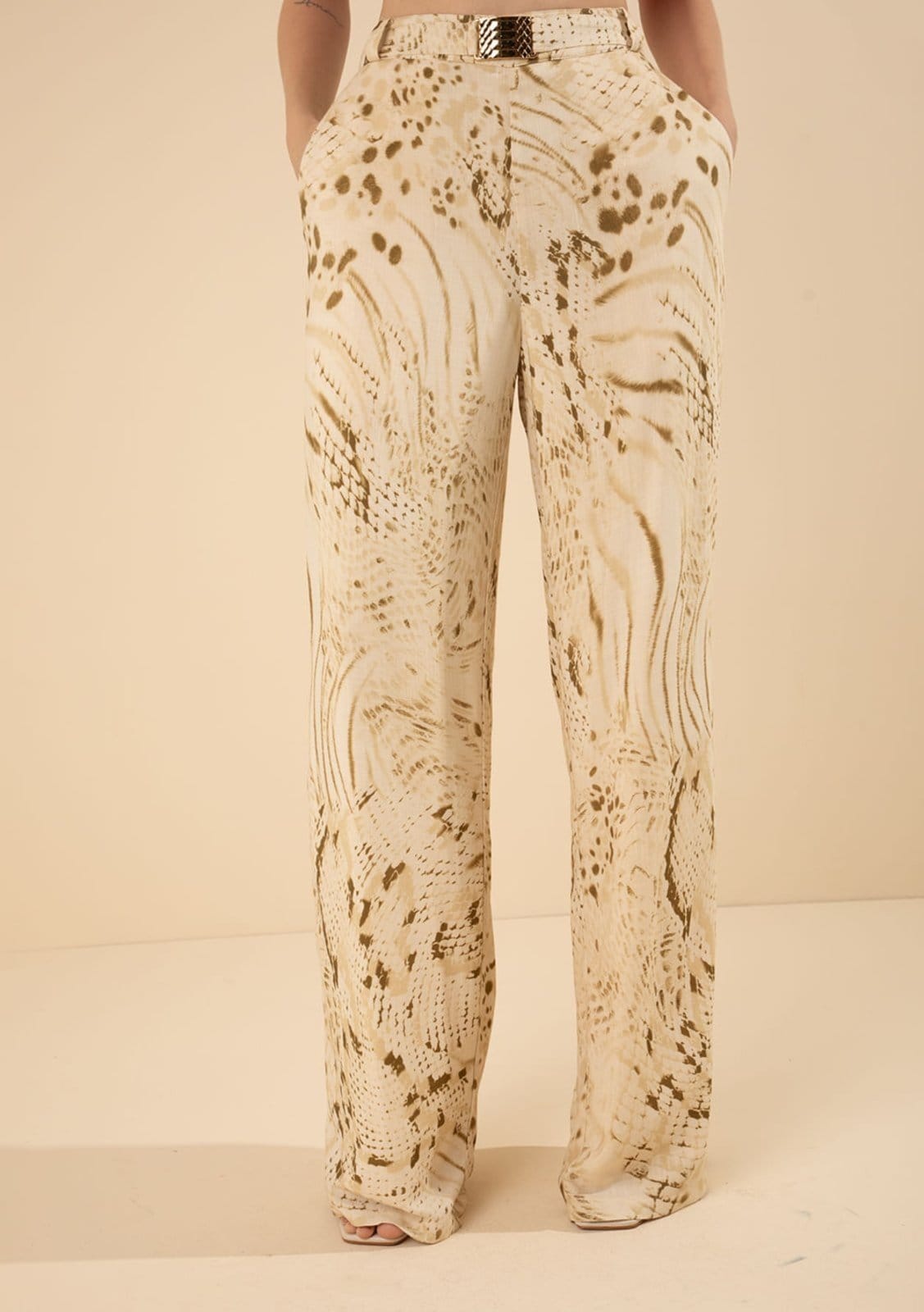 Vista 2 Calça Morena Rosa Pantalona Alta Estampado Morena Rosa estampado rosa