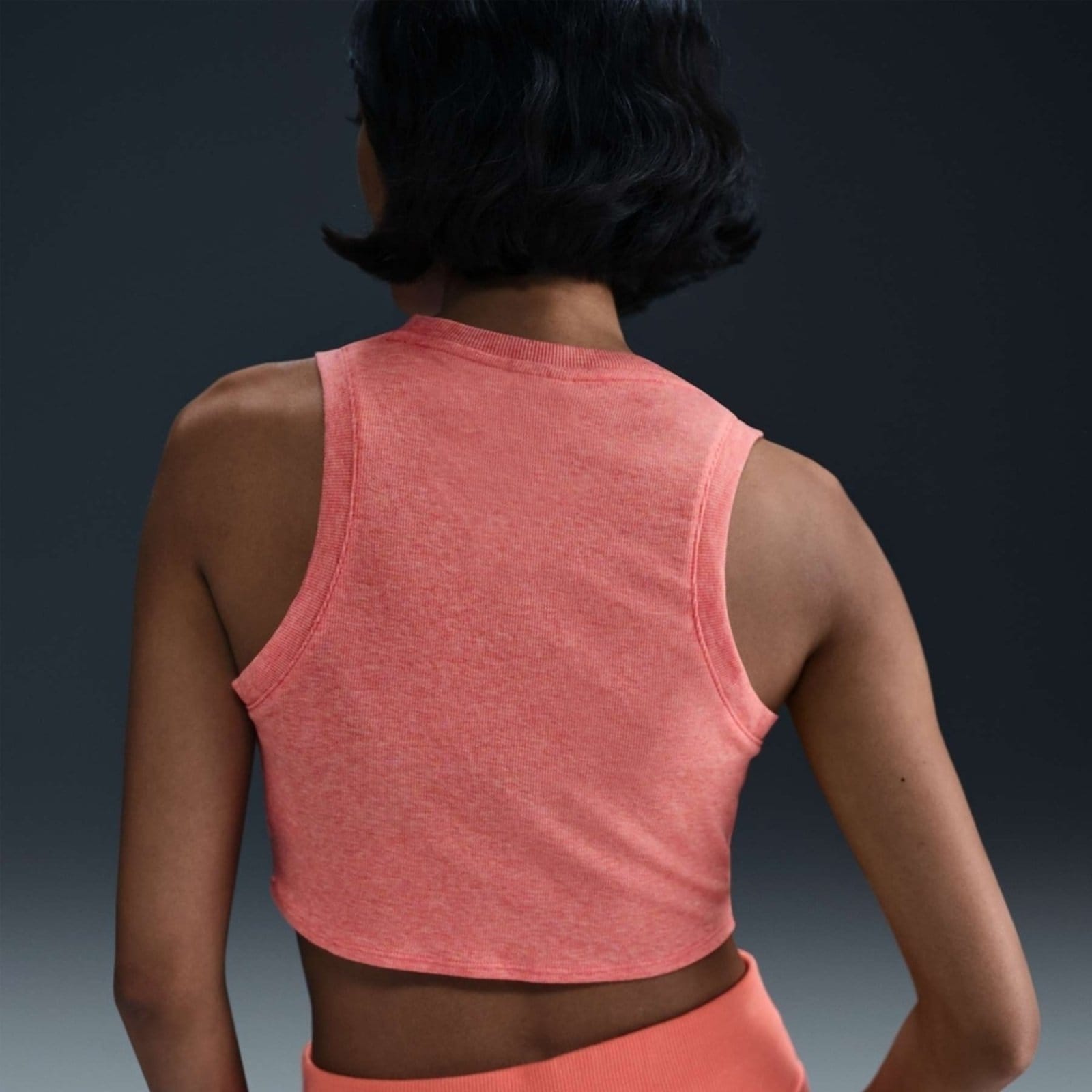 Vista 2 Regata Nike Sportswear Cropped Essentials Feminina Nike rosa