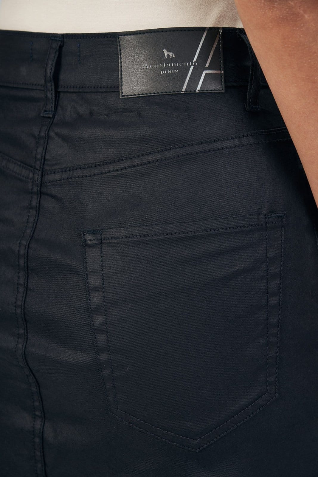 Vista 2 Saia Sarja Curta Black Feminina Acostamento ACT FEMININO preto black