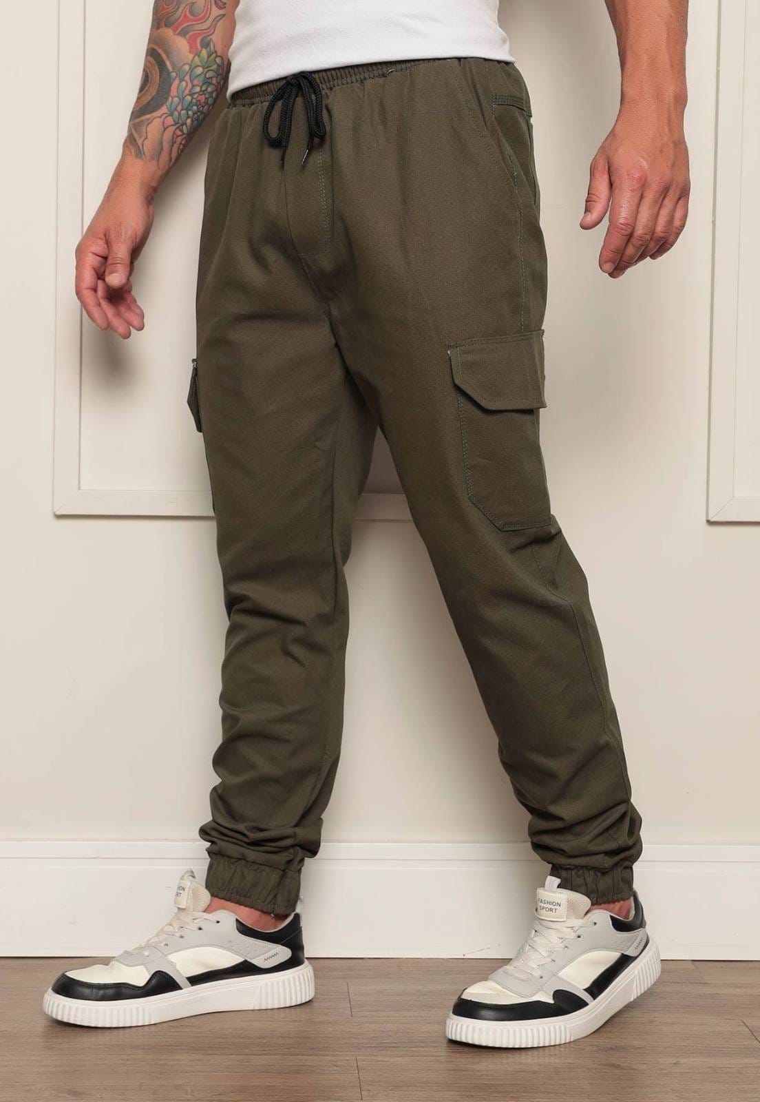Calça Jogger Masculina Ethereal Jeans com Bolso Cargo Confortável Com Punho Verde