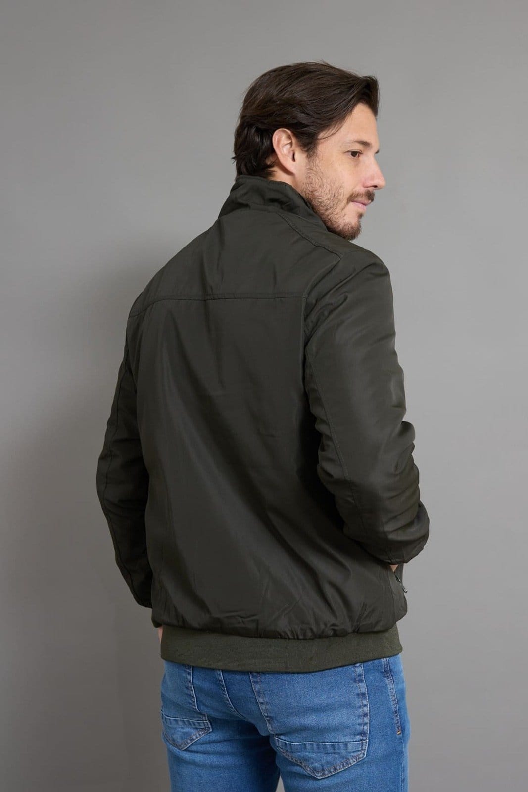 Vista 2 Jaqueta Bomber Masculina com Recortes Dialogo Jeans Dialogo Jeans verde