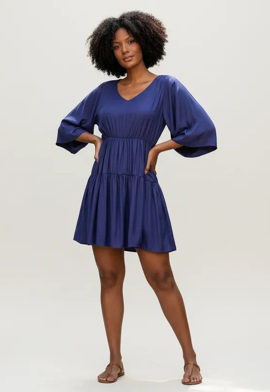 Vestido CabanaFree Curto Plano com Manga e Camadas