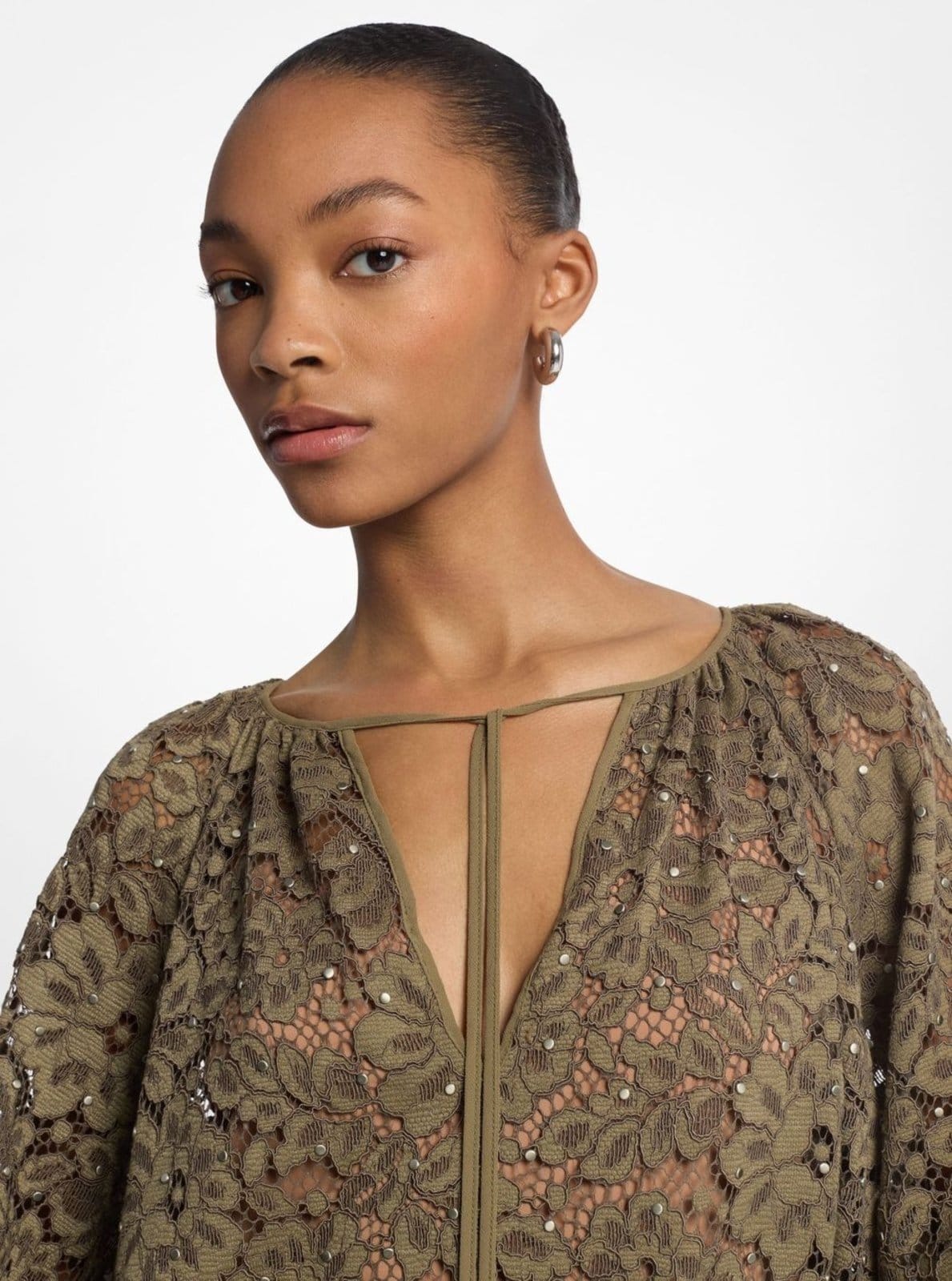 Vista 2 Vestido De Renda Floral Com Tachas Ms580r0gta305 Michael Kors verde