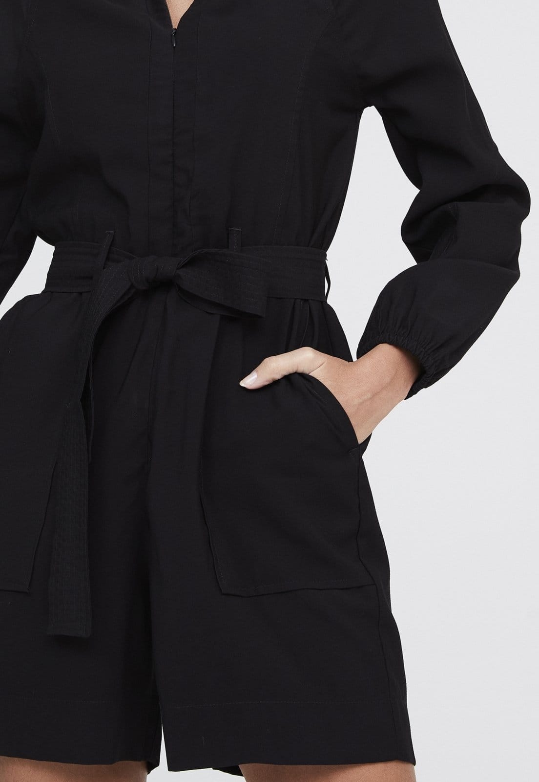 Vista 2 Macacão Viscose Traymon Manga Longa Traymon preto