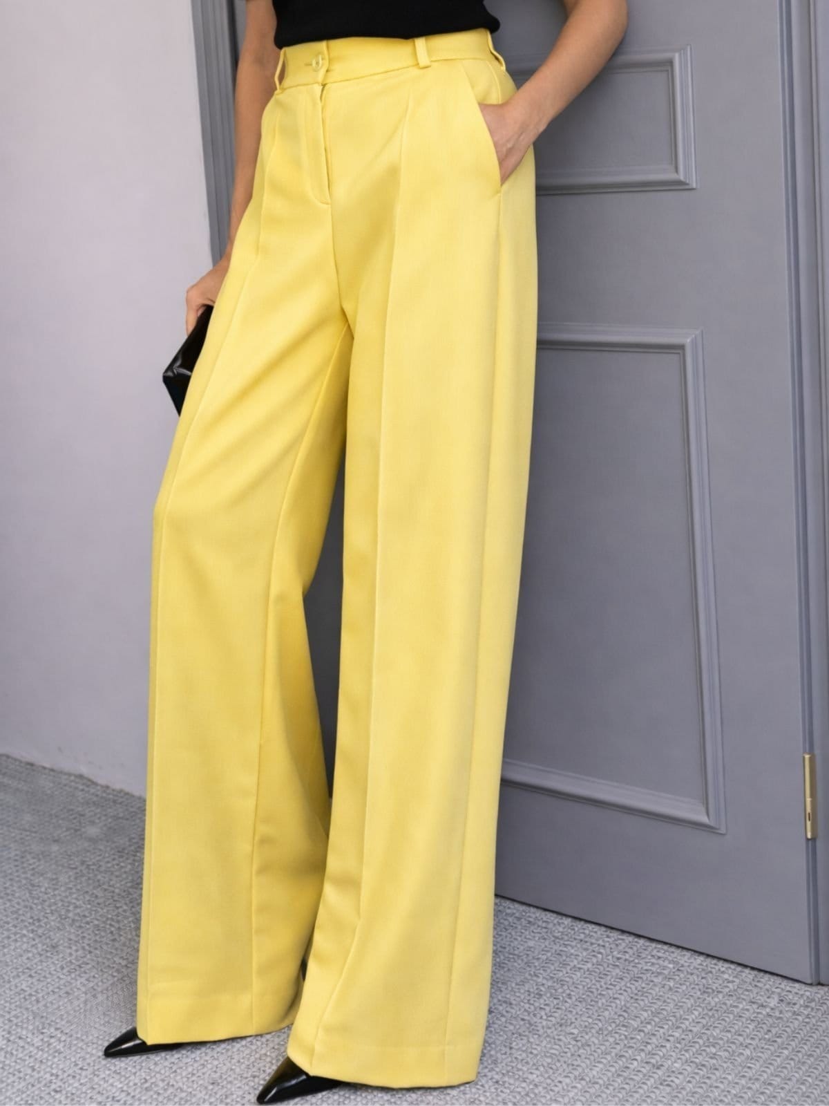 Vista 2 Calça Wide Leg Pantalona Alfaiataria Feminina Dra Maia Amarela Dra Maia amarelo