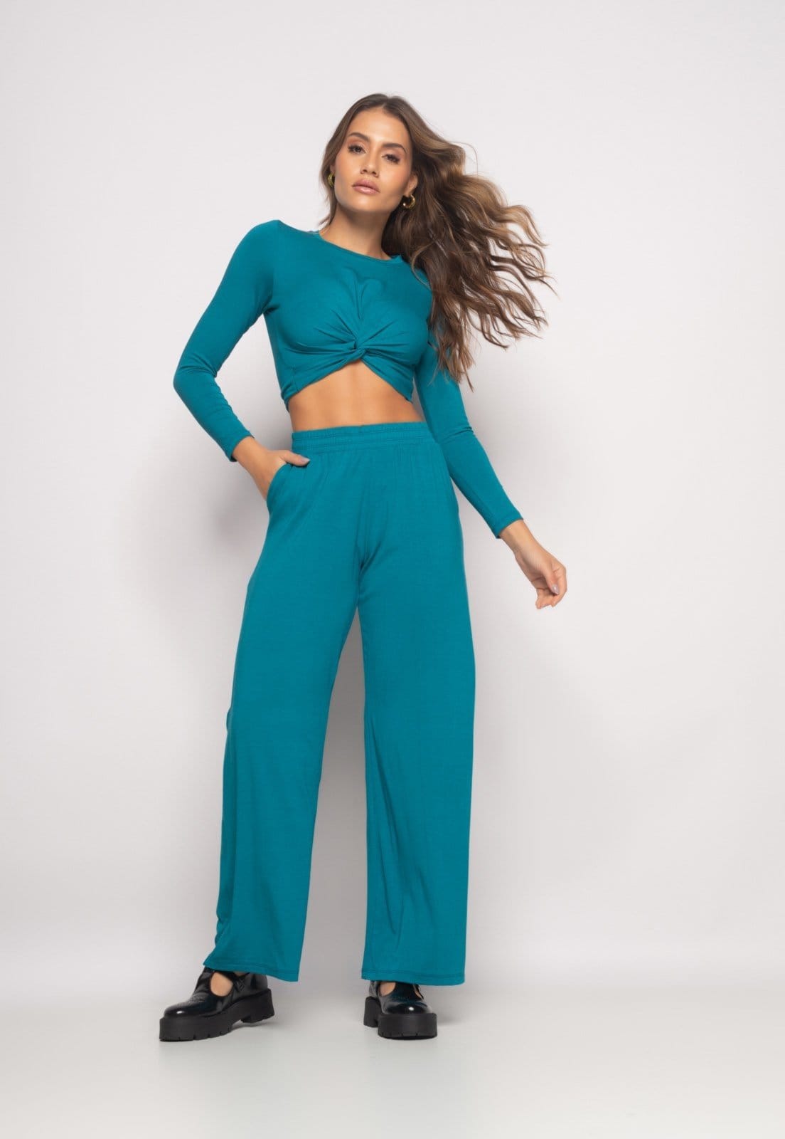 Vista 2 Conjunto Cropped Nó e Wide Leg Manga Longa Malha Salvatore Salvatore Fashion azul
