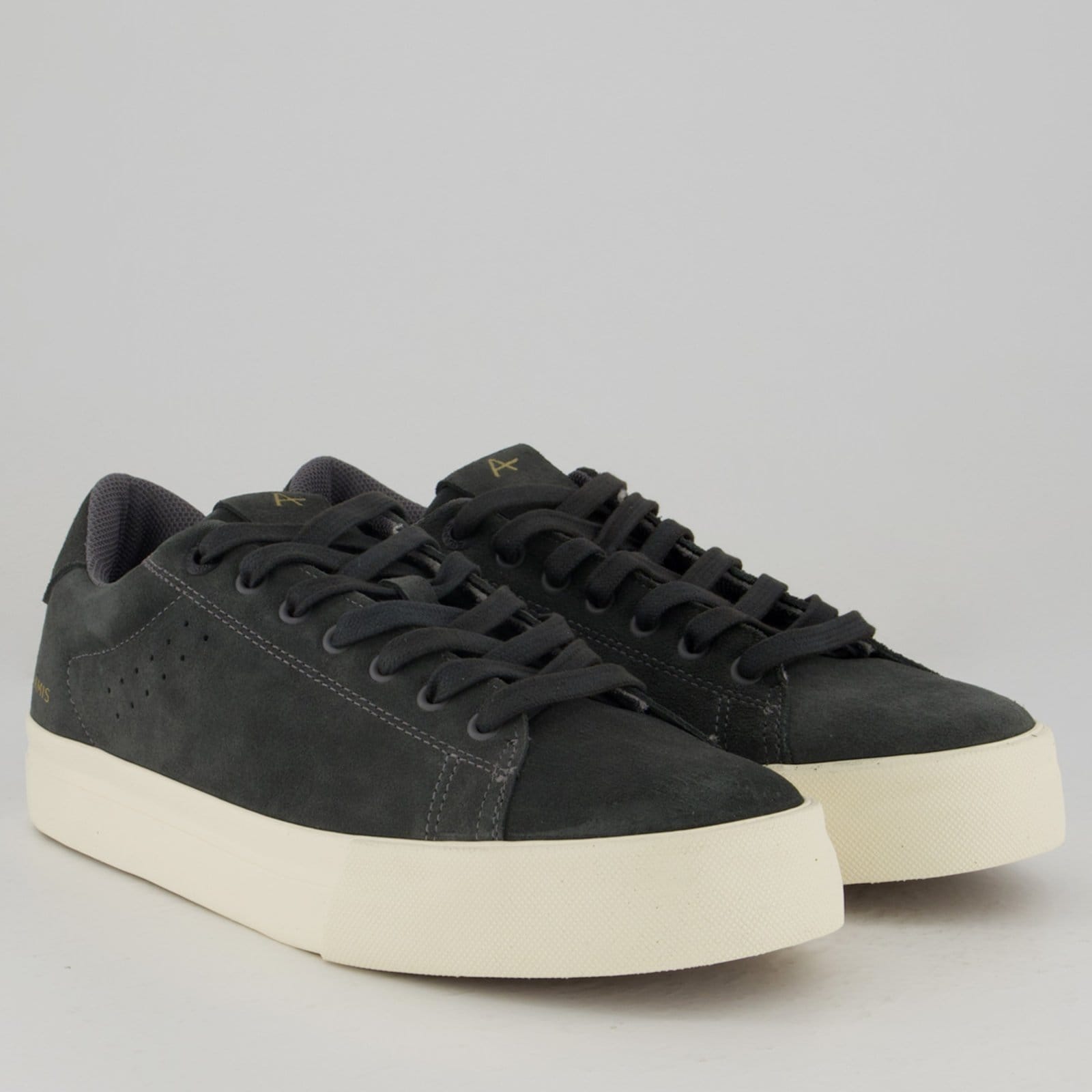 Vista 2 Tênis Aramis Easy Skin Aramis marrom