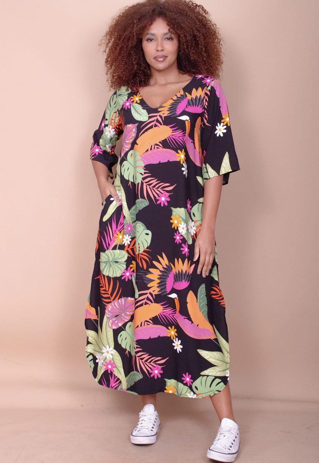 Vista 2 Vestido Cabanafree Midi Abapã Plano com Bolso Estampa Noite Botânica Cabanafree estampado/laranja/multicolorido/rosa/verde