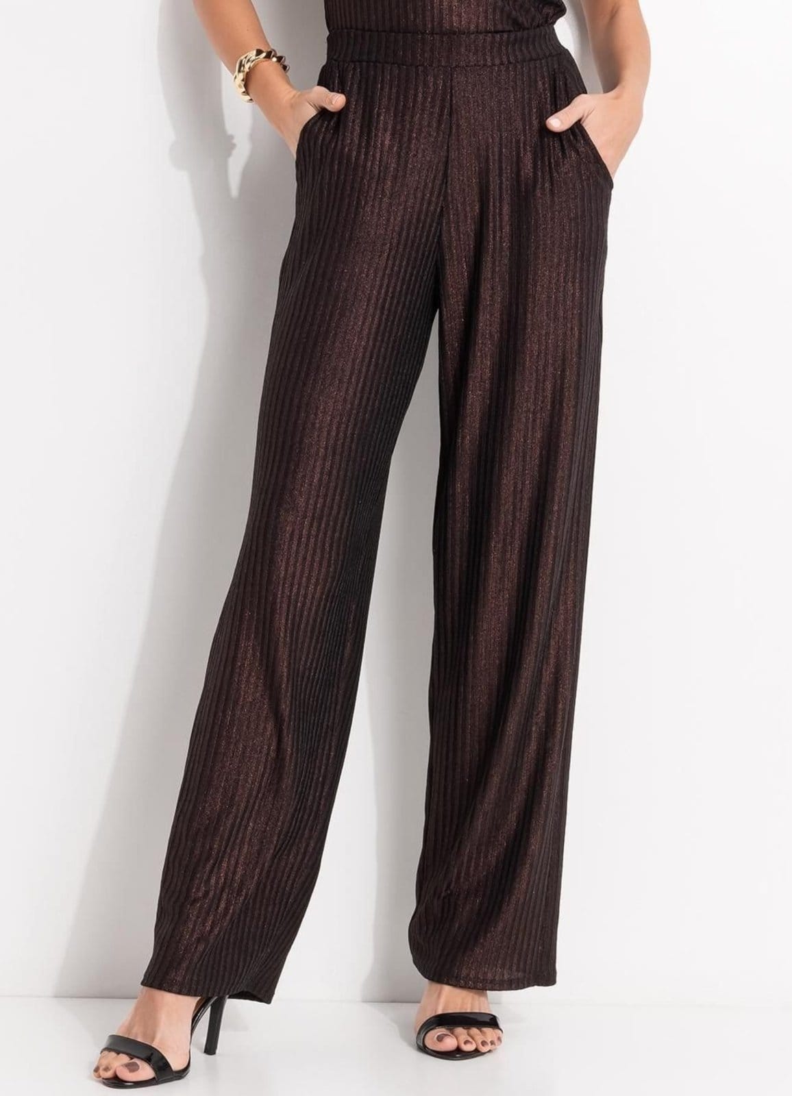 Vista principal Calça Em Malha Canelada Com Lurex Quintess marrom