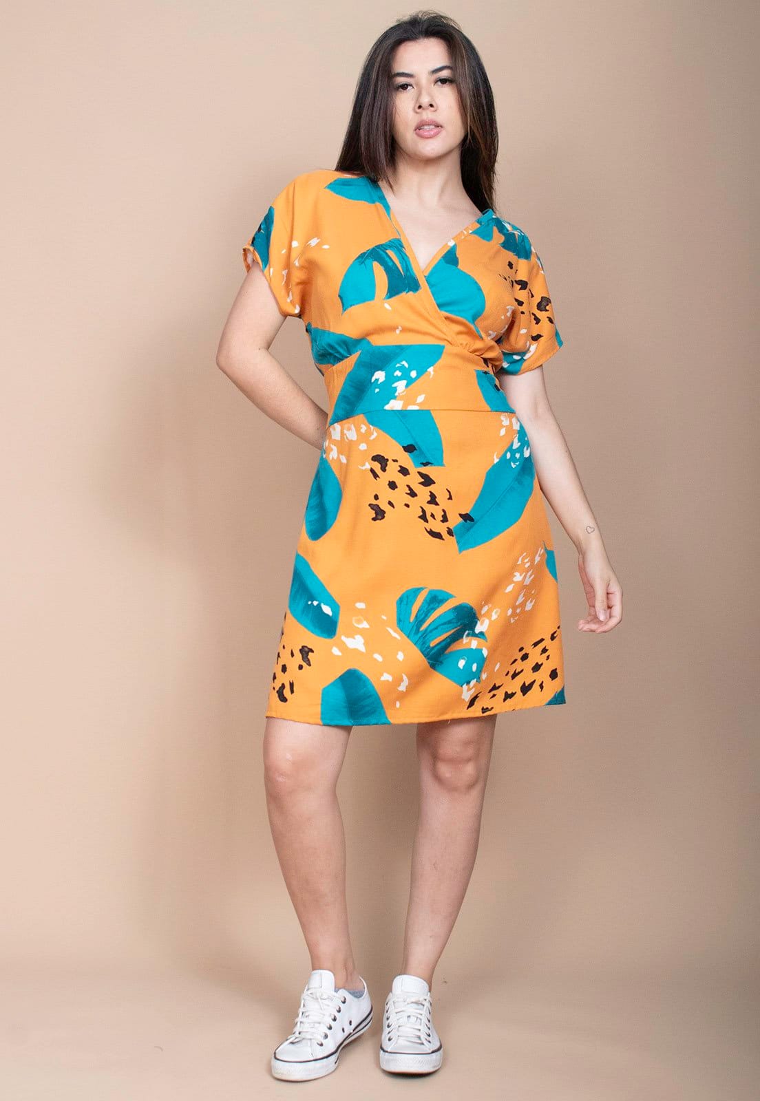 Vestido Cabanafree Curto Viscose Elastex nas Costas Estampa Aurora Botânica