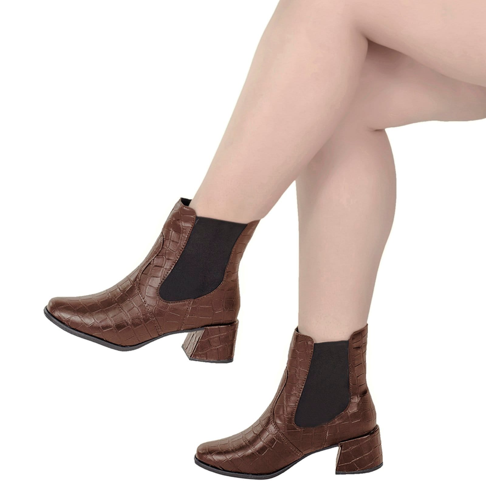 Vista 2 Bota Feminina Chelsea Salto Baixo Jeca Cano Curto Shekinah Elástico Calce Fácil Confortável Shekinah café