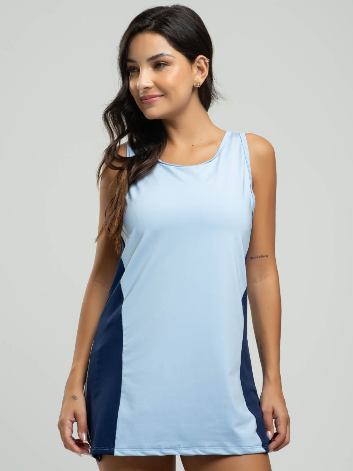 Vista 2 Vestido Beach Tennis Feminino Tecido Proteção Uv 50+ Vicbela Claro com Escuro Vicbela azul/azul marinho azul