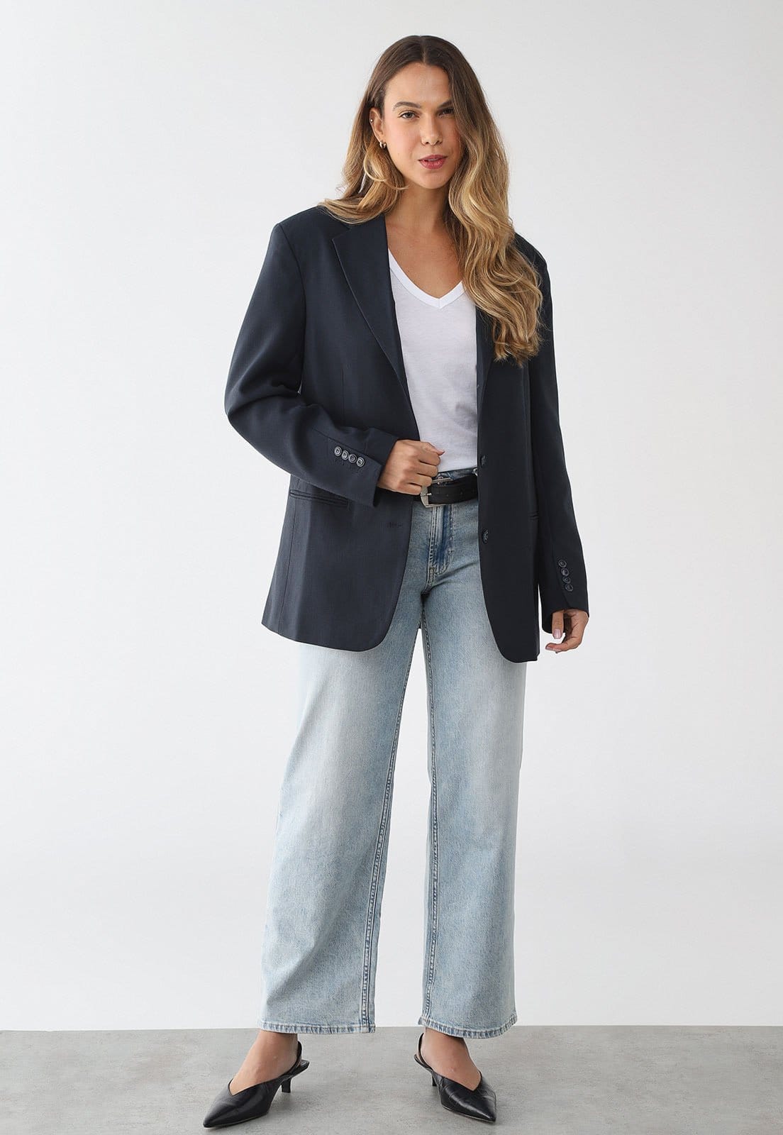 Vista 2 Calça Feminina GAP Reta Jeans Claro GAP azul