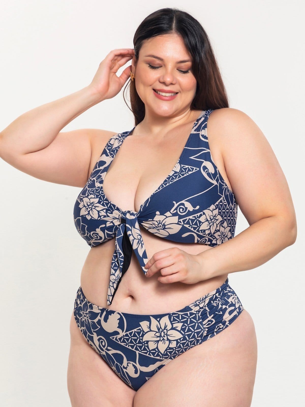 Biquíni Plus Size Orla da Praia Feminino com Amarração Central e Bojo Removível Alta Sustentação Floral
