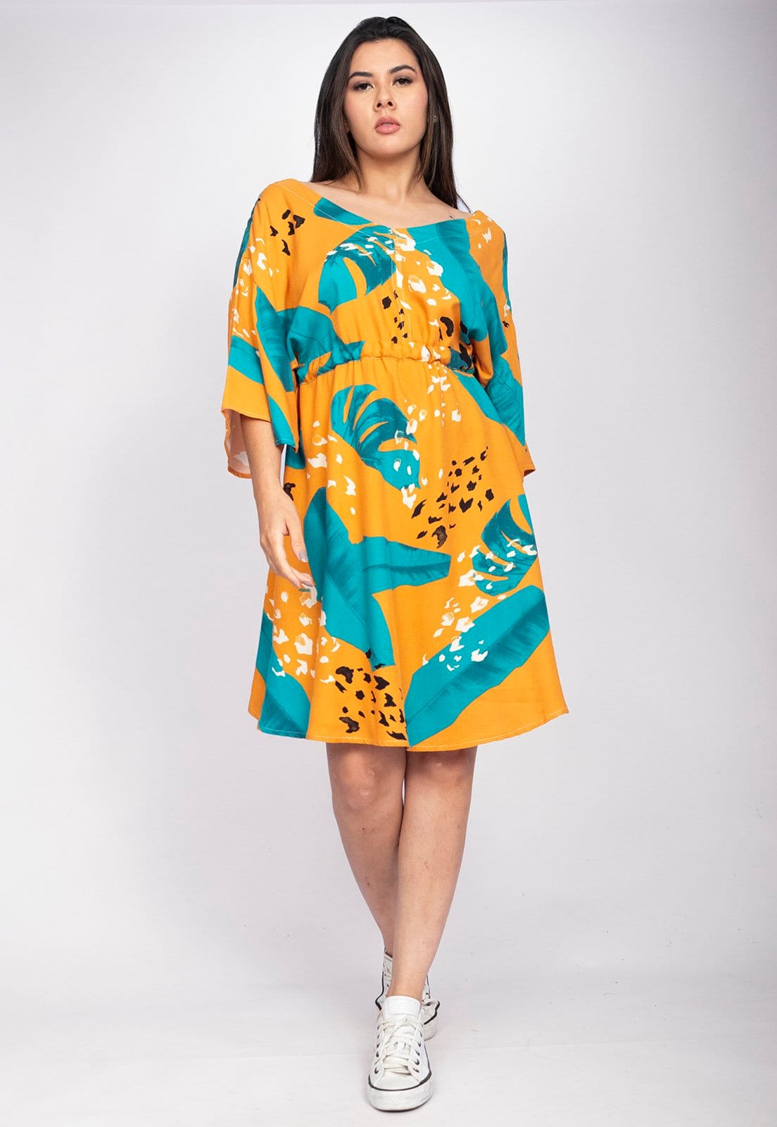 Vestido Curto CabanaFree Caaxixá Viscose com Cordão na Cintura Estampa Aurora Botânica