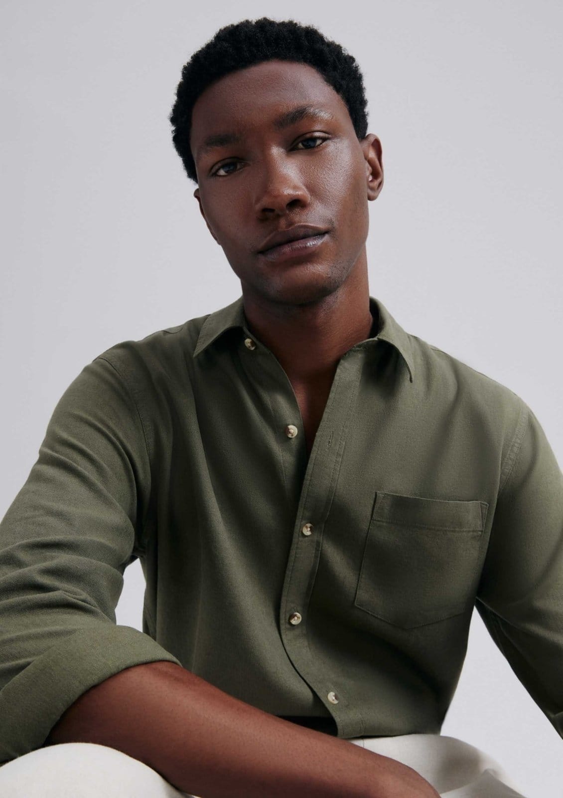 Vista 2 Camisa Básica Masculina Manga Longa Slim Em Linho Hering verde