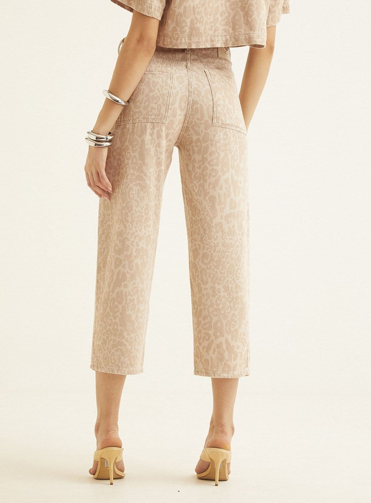 Vista 2 Calça Sarja Feminina Over Estampada Triton Solar Feline Triton bege