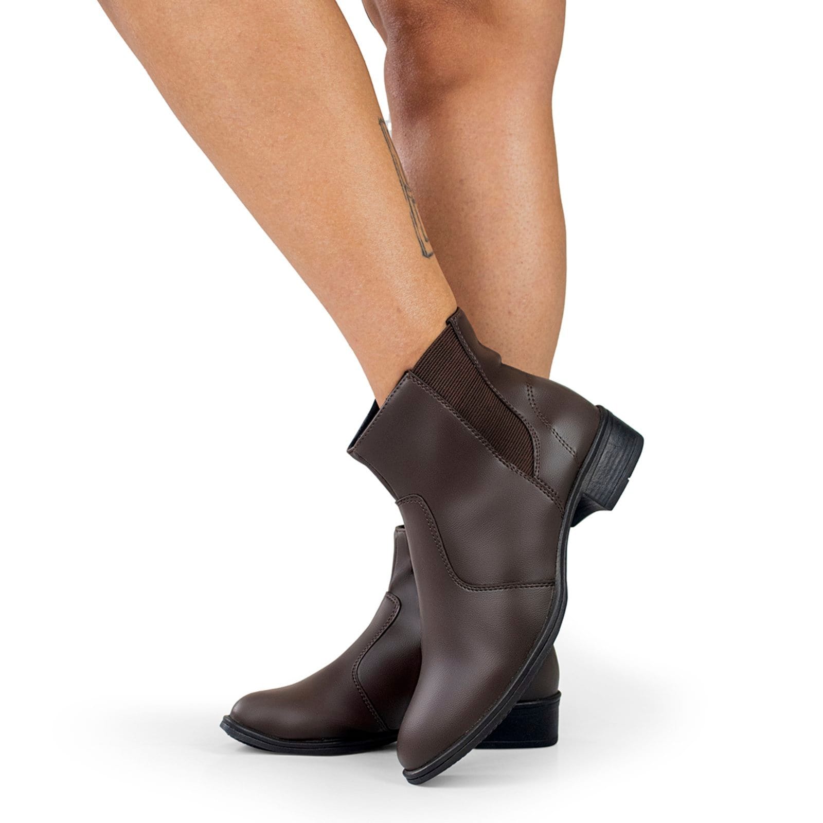 Vista principal Bota Feminina Épico Cano Curto Salto Baixo Lisa Confortável Moda ÉPICO CALÇADOS café