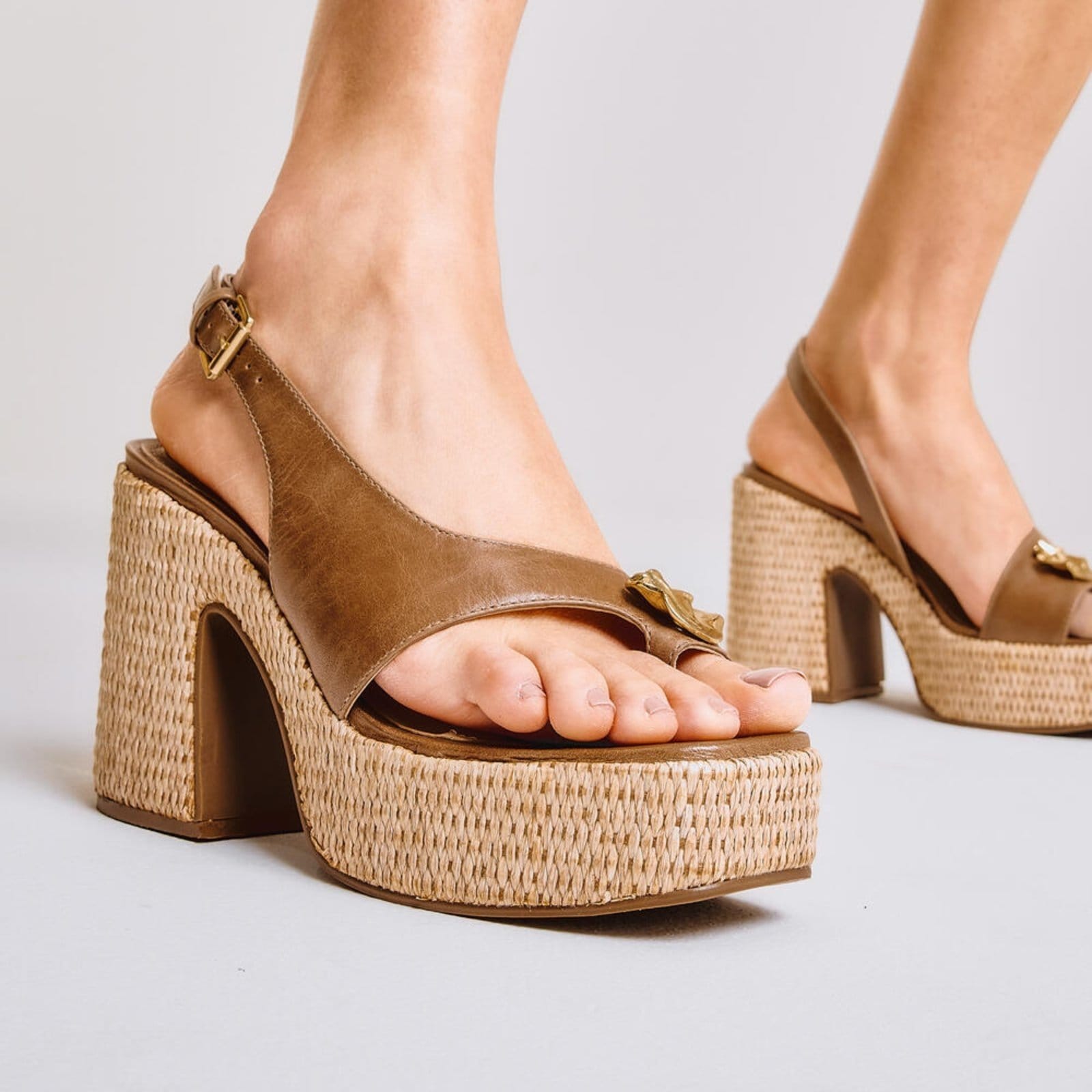 Vista 2 Sandália Plataforma Couro Cecconello 2741010-2 Cecconello marrom