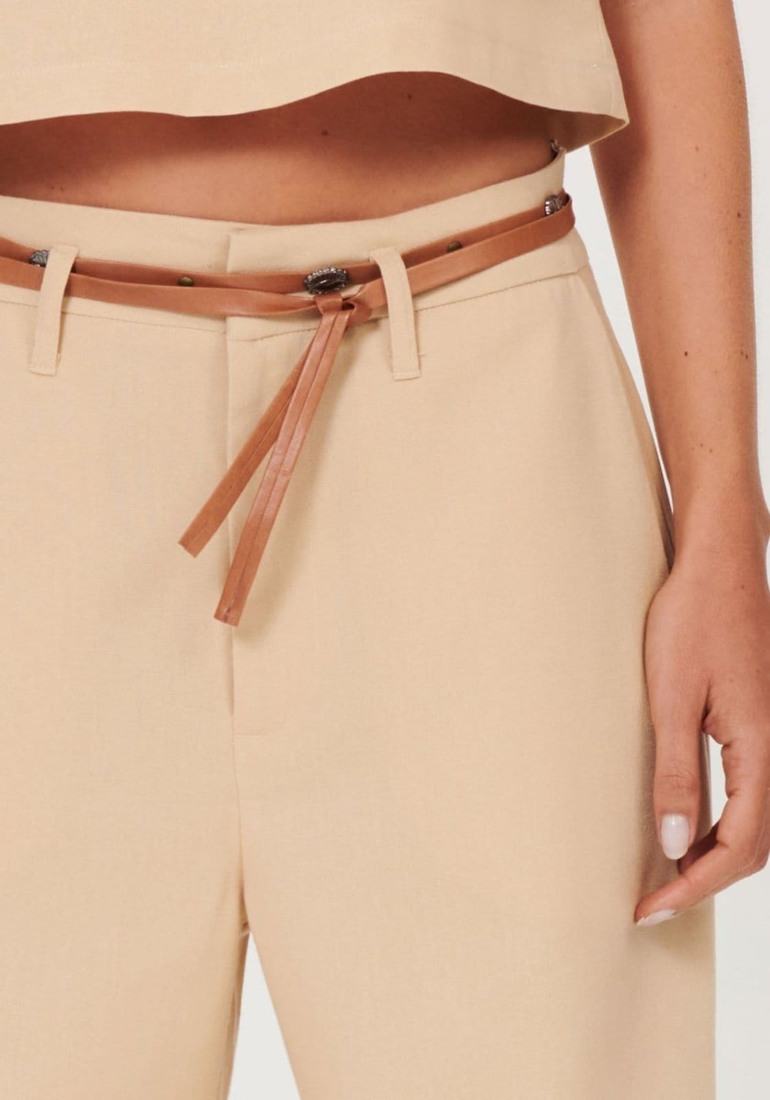 Vista 2 Calça Balloon Com Linho My Favorite Things bege