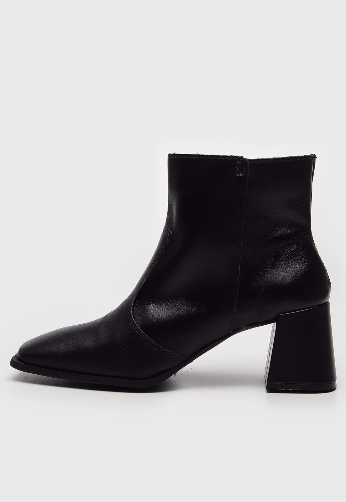 Vista principal Bota Santa Lolla Cano Curto Preta Santa Lolla preto