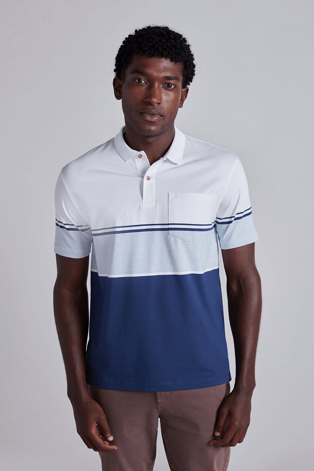HIGHSTIL Camisa Polo com Bolso Malha Comfort - Branco / Azul