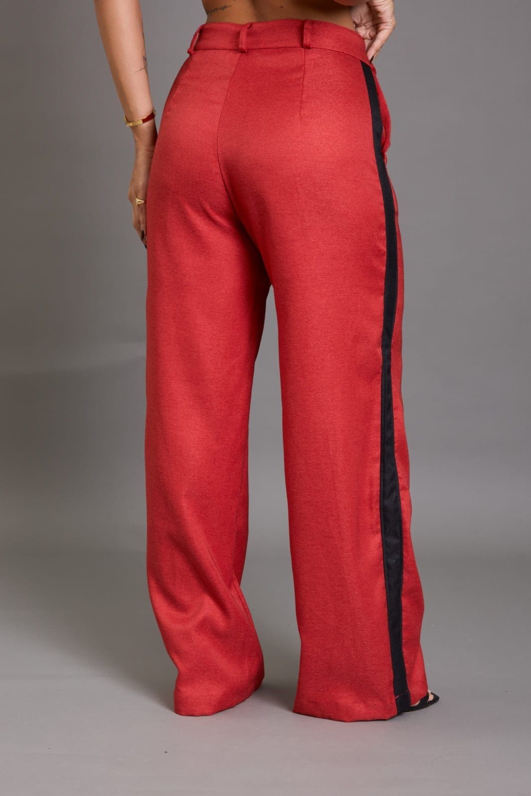 Vista 2 Calça Pantalona Feminina com Detalhe Lateral Lemier Collection LEMIER bege/caramelo/castanho/cinza/cobre/cáqui/dourado/off-white