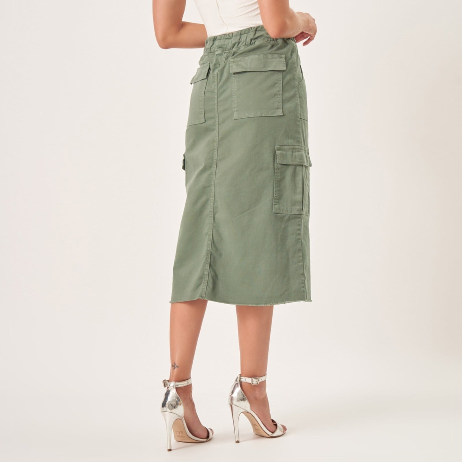 Vista 2 Saia Midi Jeans Color Confort Cargo Relva Bloom verde