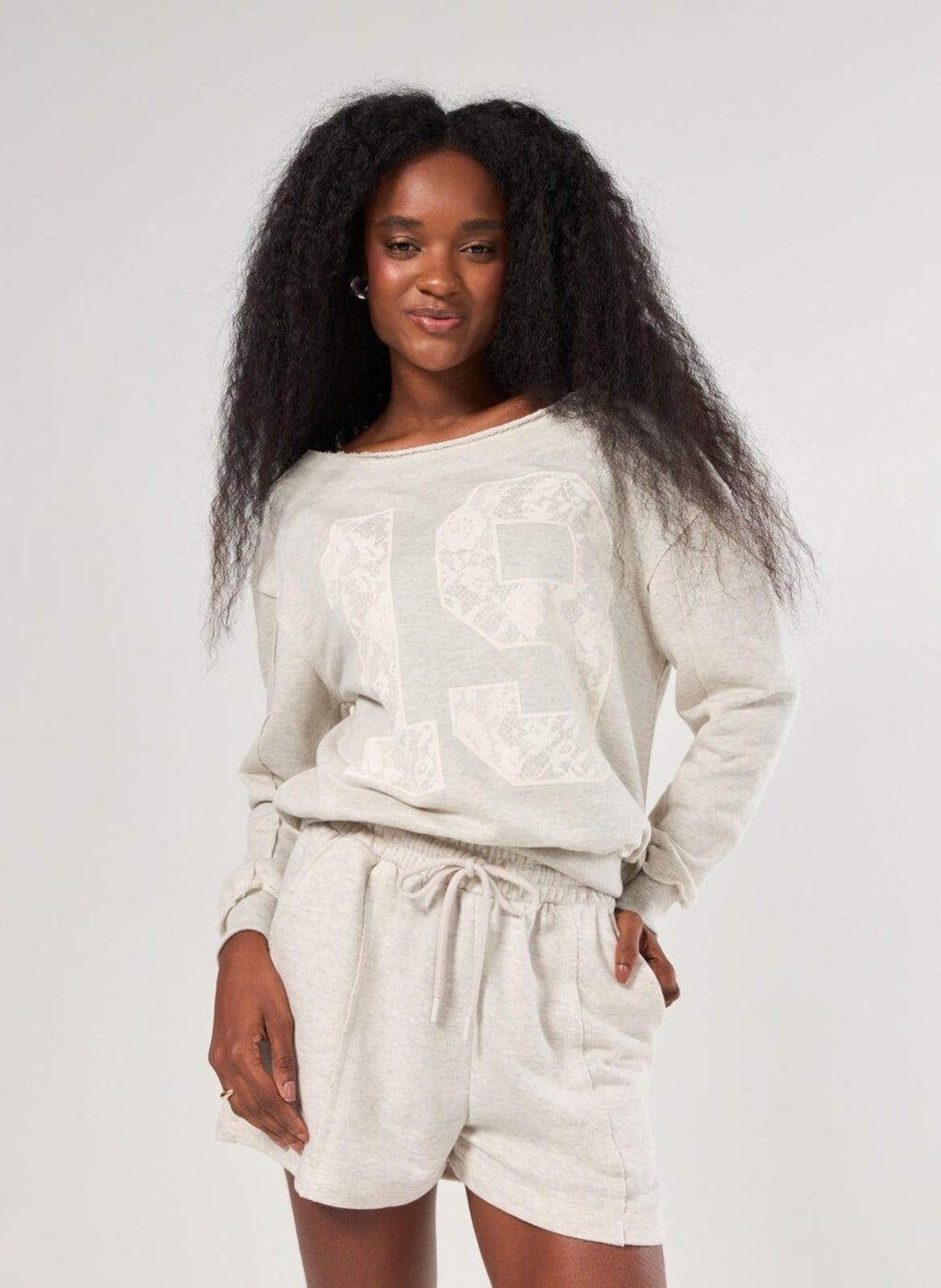 Blusa De Moletom Decote Canoa Número