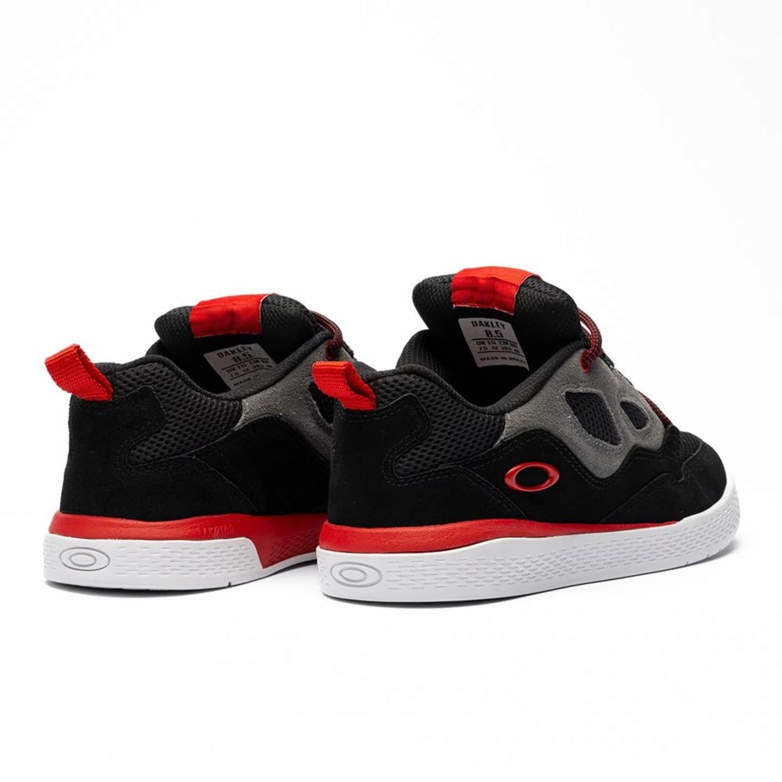Vista 2 Tênis Oakley Claws WT25 Masculino BlackRed Oakley preto