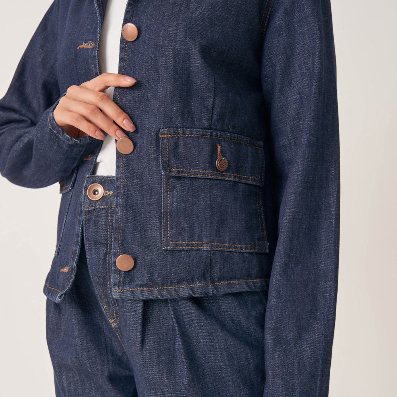 Vista 2 Jaqueta Camisa Jeans Bolso Cargo Pence Bloom nude