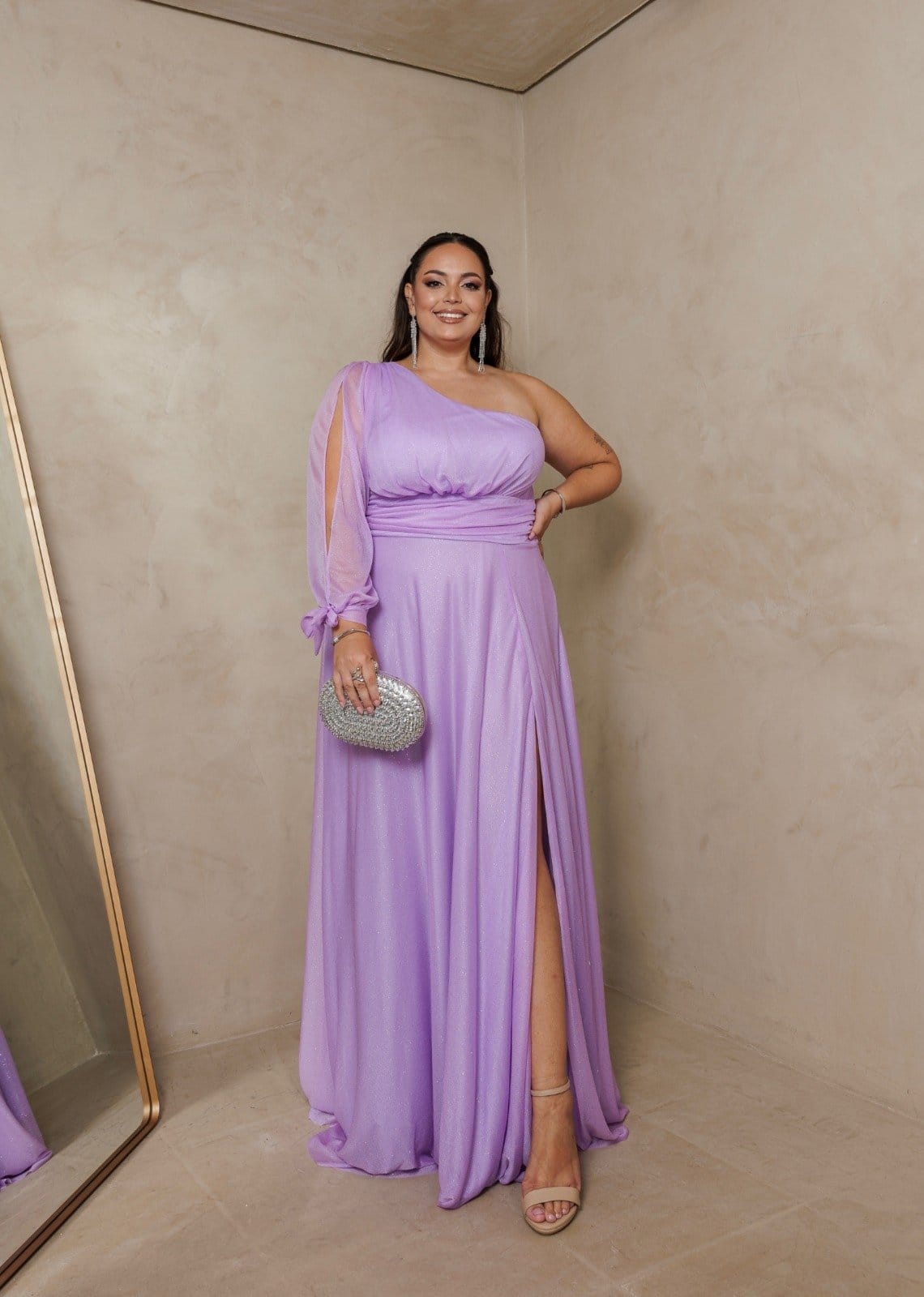 Vestido Longo de Festa Plus Size Madrinhas Nula Manga com Fenda Glaucia Cia do Vestido Lavanda Lilás