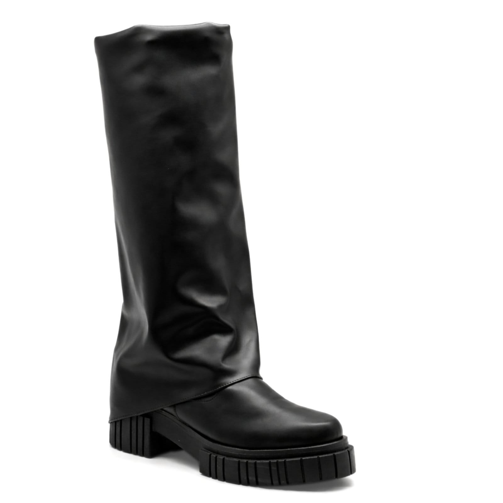 Bota Feminina Com Capa e Sola Tratorada Biker Urbano Chic Preta 23108