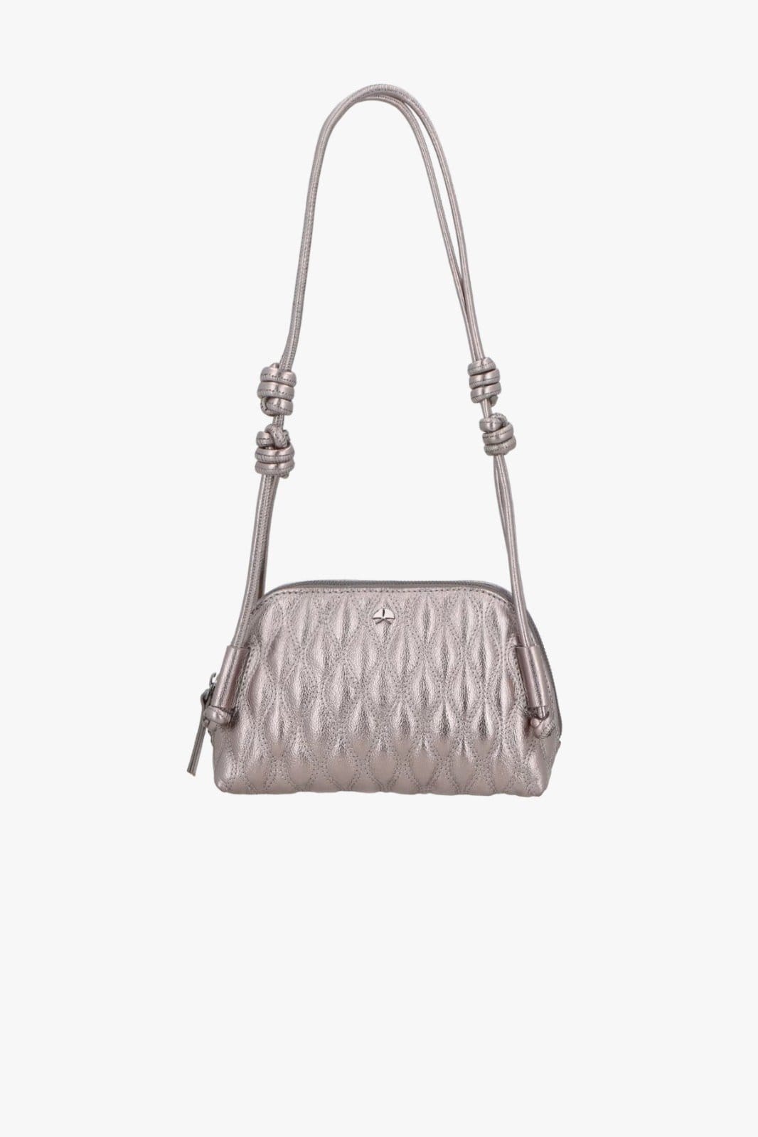 BOLSA MÉDIA EM COURO METALIZADO MATELASSÊ COM ALÇA DE NÓS
